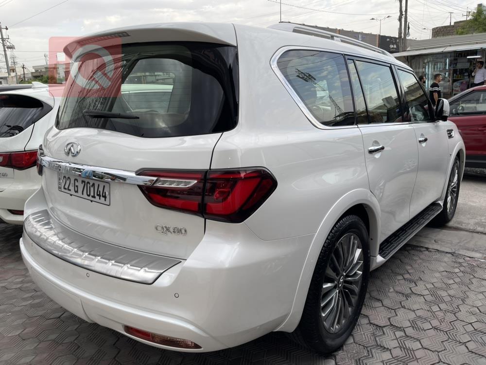 Infiniti QX80